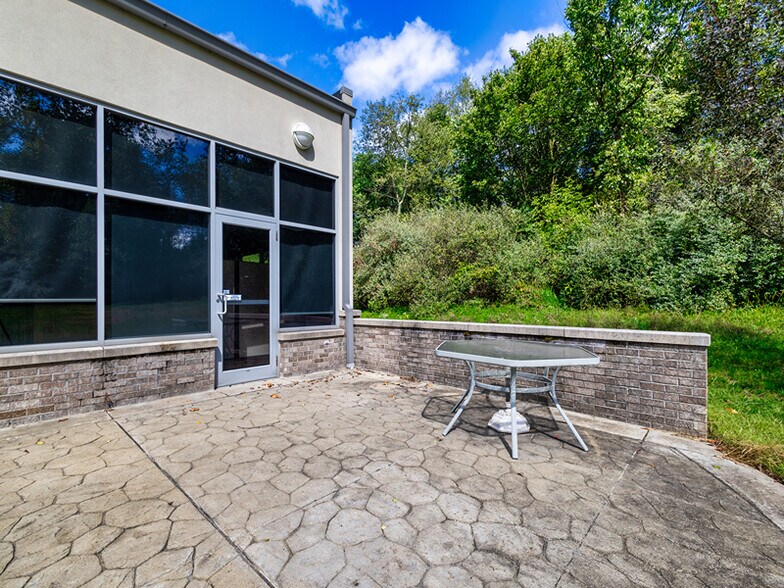 490 Park Dr, Weirton, WV à vendre - Photo de l’immeuble – Image 3 sur 16