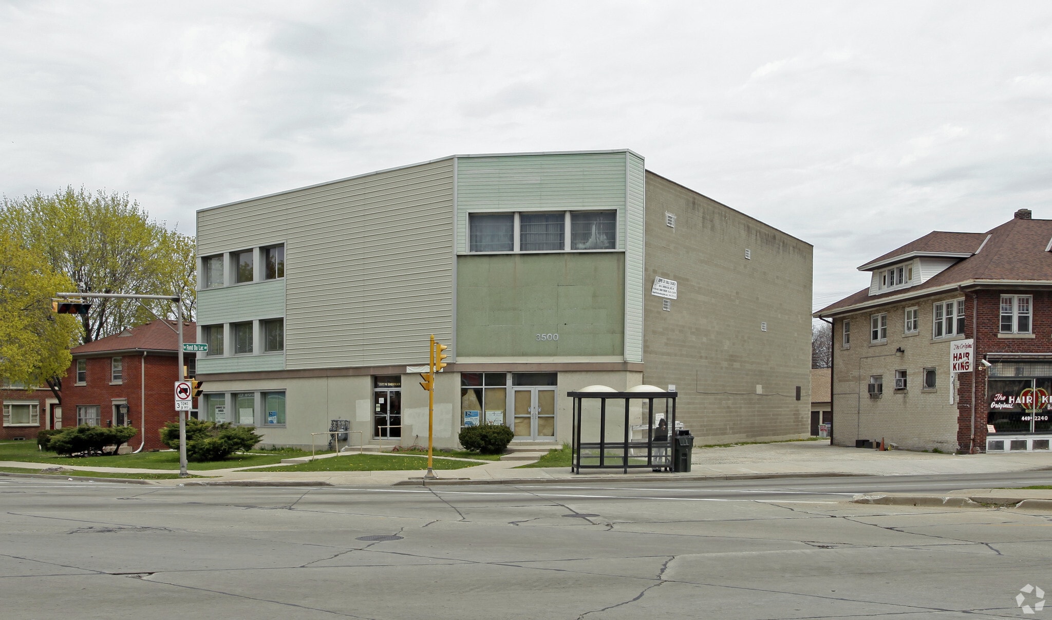 3500 N Sherman Blvd, Milwaukee, WI à louer Photo principale– Image 1 sur 5