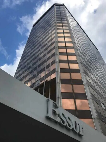 Bureau dans Pantin à louer - Photo de l’immeuble – Image 1 sur 7