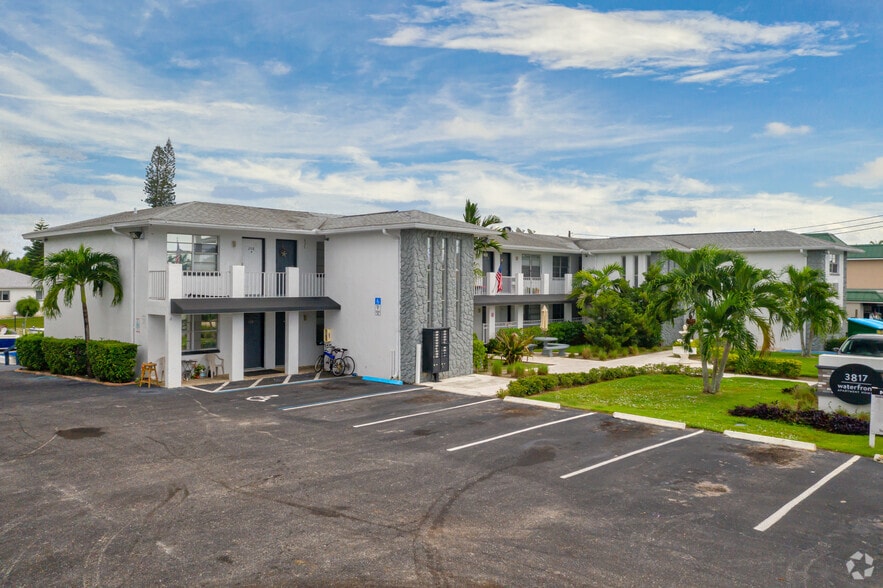 3817 Del Prado Blvd S, Cape Coral, FL à vendre - Photo principale – Image 2 sur 19