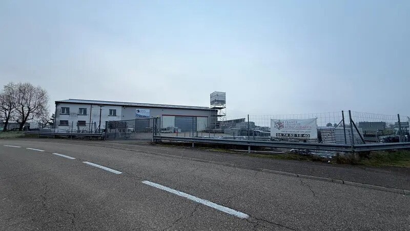 Local d’activités dans Péronnas à louer - Photo de l’immeuble – Image 2 sur 10