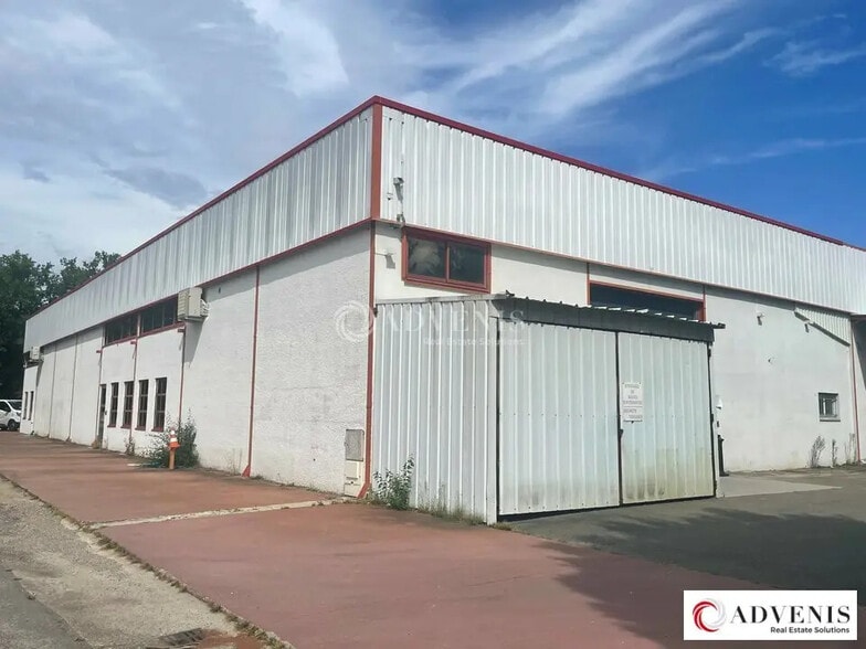 Local d’activités dans Pessac à louer - Photo de l’immeuble – Image 3 sur 10