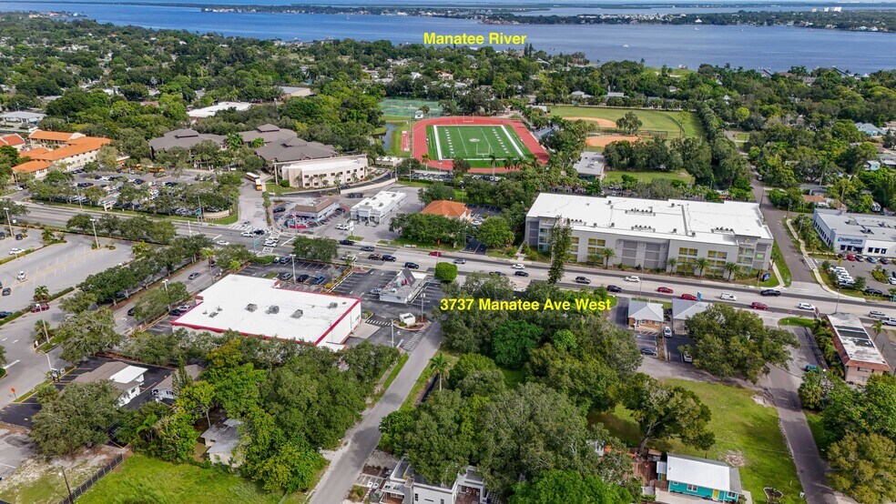 3737 Manatee Ave, Bradenton, FL à vendre - Photo de l’immeuble – Image 3 sur 14