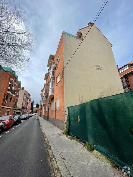 Terrain dans Madrid, Madrid à vendre - Photo de l’immeuble – Image 3 sur 6