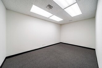 2730 S Harbor Blvd, Santa Ana, CA à louer Photo intérieure– Image 2 sur 15