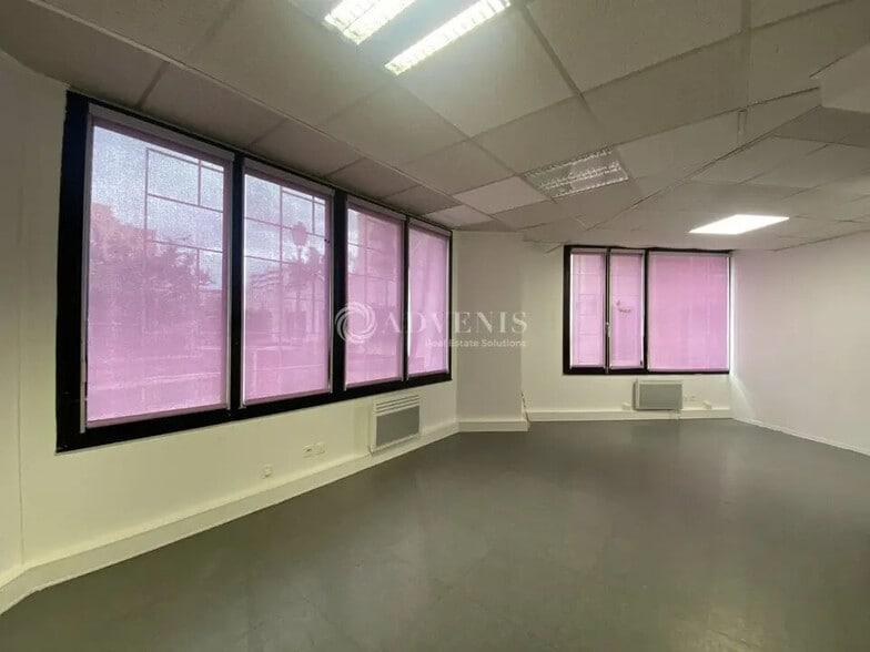 Bureau dans Le Kremlin-Bicêtre à louer - Photo intérieure – Image 2 sur 12