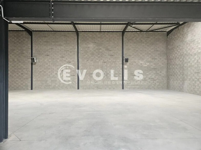 Local d'activités dans Marolles-en-Hurepoix à vendre - Photo intérieure – Image 3 sur 10