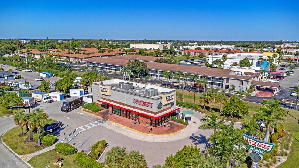 4904 S Cleveland Ave, Fort Myers, FL à vendre - Photo de l’immeuble – Image 3 sur 6