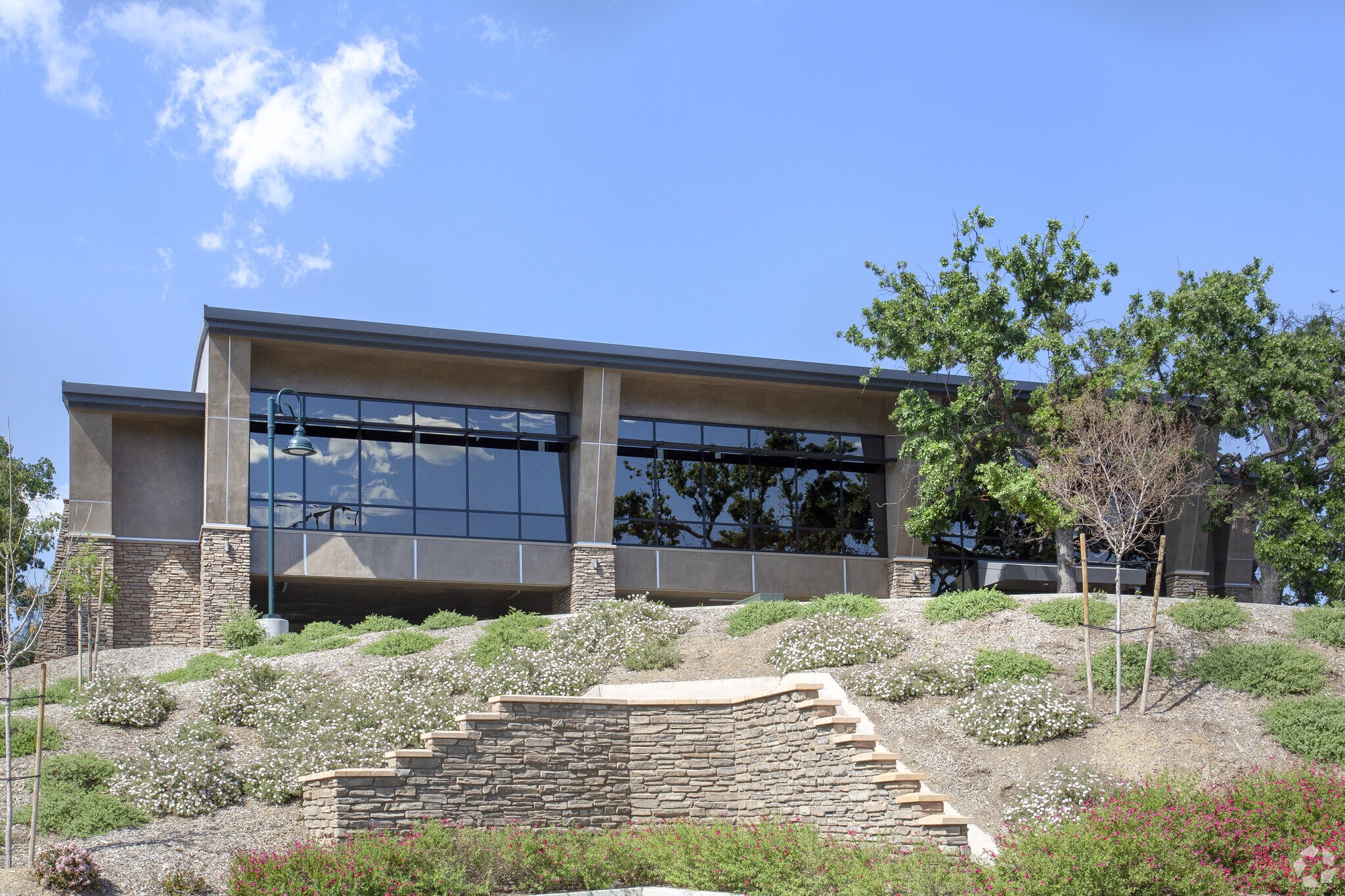 4149 Liberty Canyon Rd, Agoura Hills, CA à louer Photo principale– Image 1 sur 6