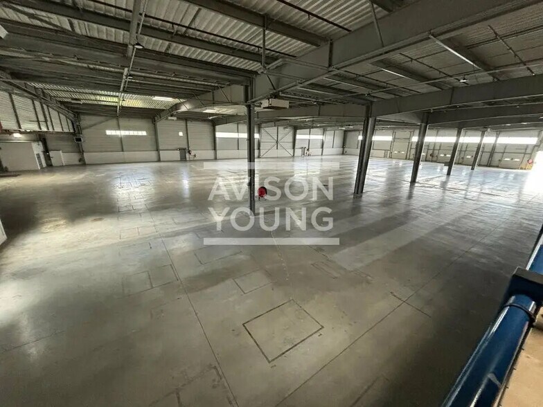 Local d’activités dans Wissous à louer - Photo de l’immeuble – Image 2 sur 12
