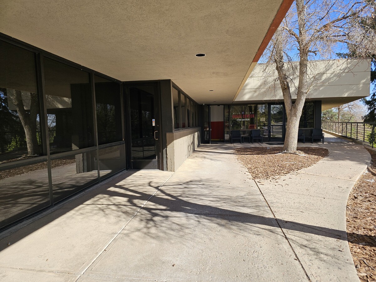 99 Inverness Dr E, Englewood, CO 80112 - Lot 125 - - Photo intérieure - Image 1 of 4