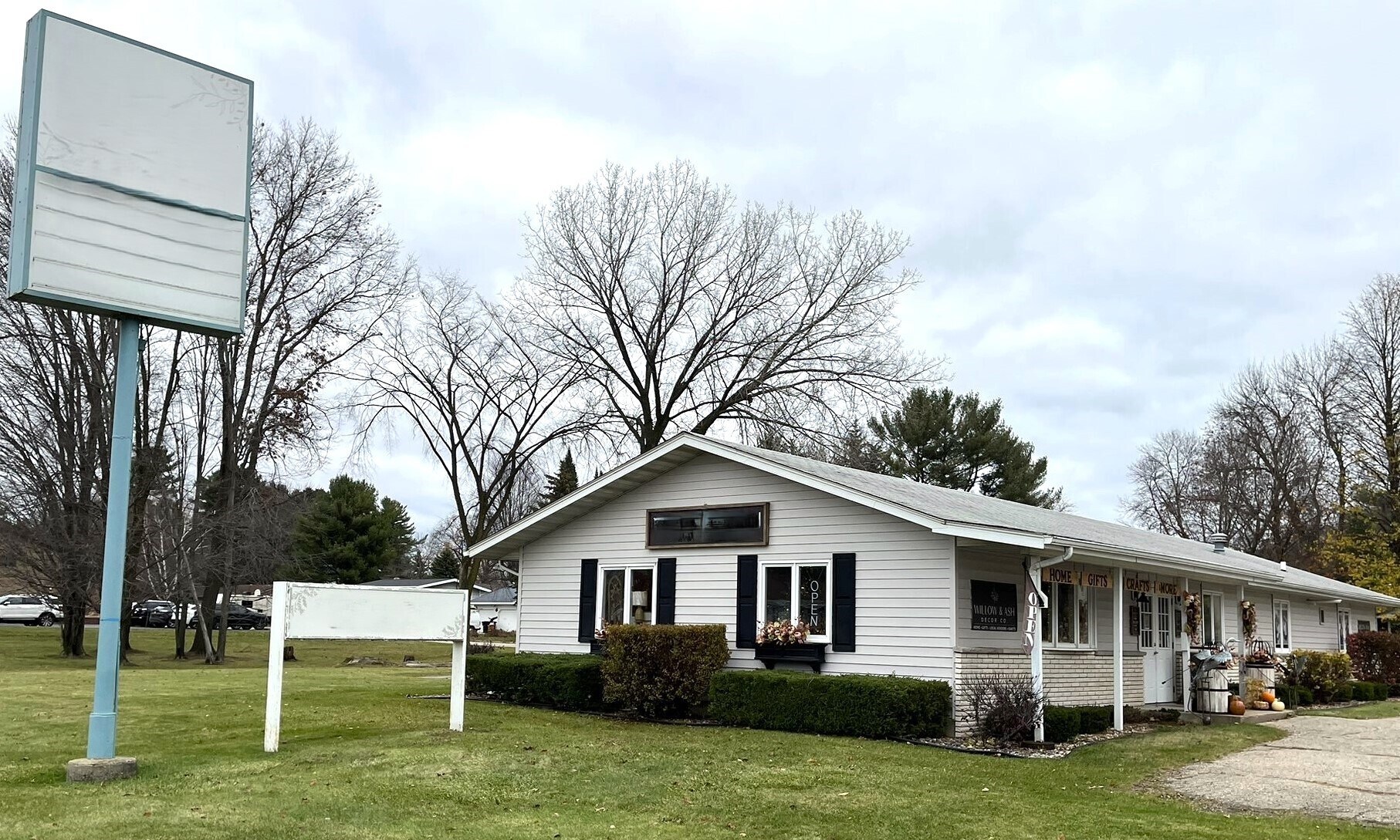 512 N Main St, Shawano, WI à louer Photo de l’immeuble– Image 1 sur 7