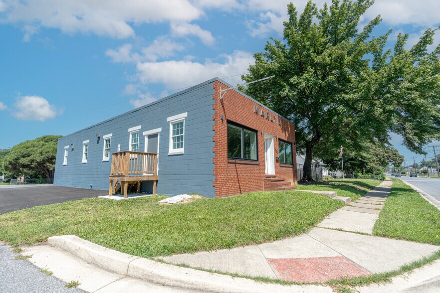 730 S Marlyn Ave, Essex, MD à louer - Photo de l’immeuble – Image 2 sur 14