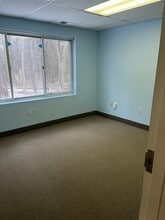 47 E Grove St, Middleborough, MA à louer Photo intérieure– Image 2 sur 3