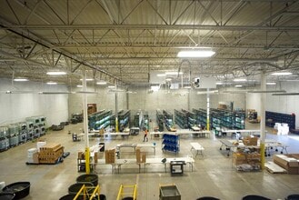 6352 Airway Dr, Indianapolis, IN à vendre Photo intérieure– Image 2 sur 7