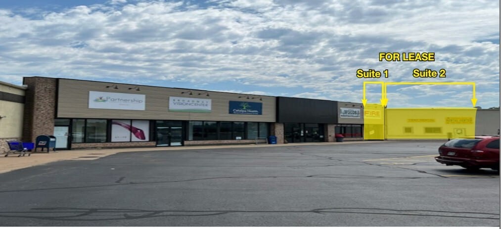 809 W Fulton St, Waupaca, WI à louer Photo de l’immeuble– Image 1 sur 2