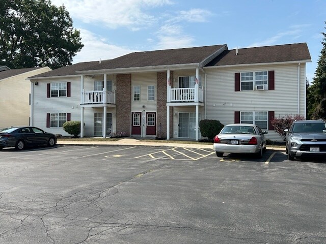 10 Manko Ln, Cheektowaga, NY à vendre Photo principale– Image 1 sur 17