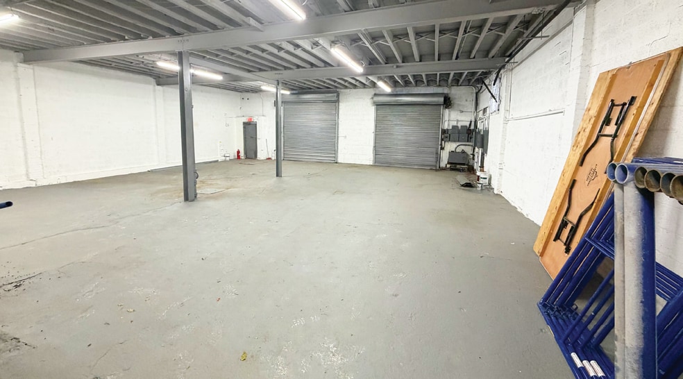 270 Boerum St, Brooklyn, NY à louer - Photo intérieure – Image 2 sur 3