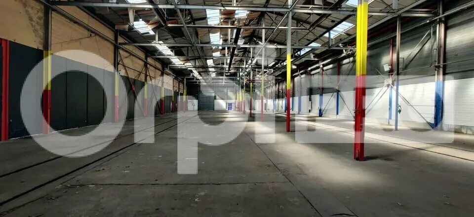 Local d’activités dans Corbeil-Essonnes à louer - Photo de l’immeuble – Image 2 sur 4