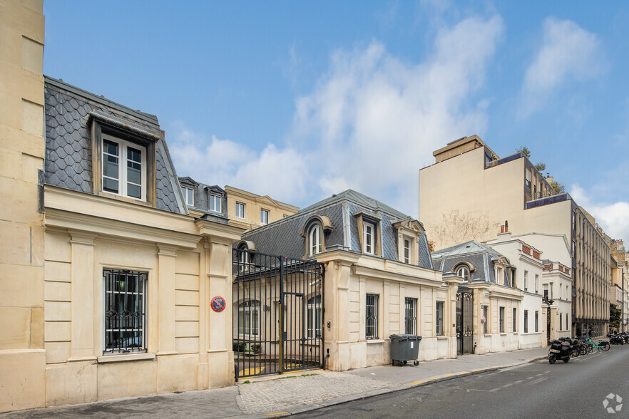 24-26 Rue Ballu, Paris à louer - Photo principale – Image 1 sur 3