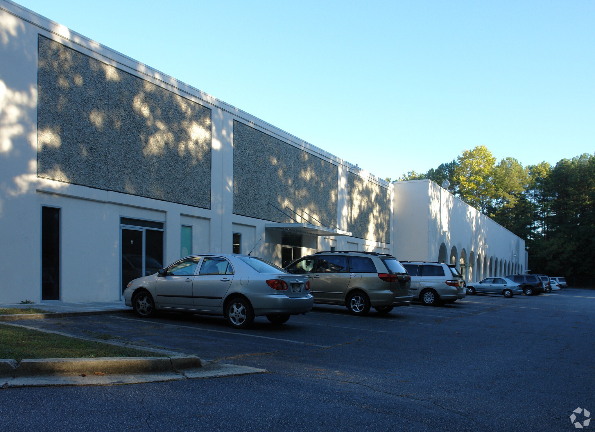 6481 Peachtree Industrial Blvd, Atlanta, GA à louer Photo principale– Image 1 sur 5