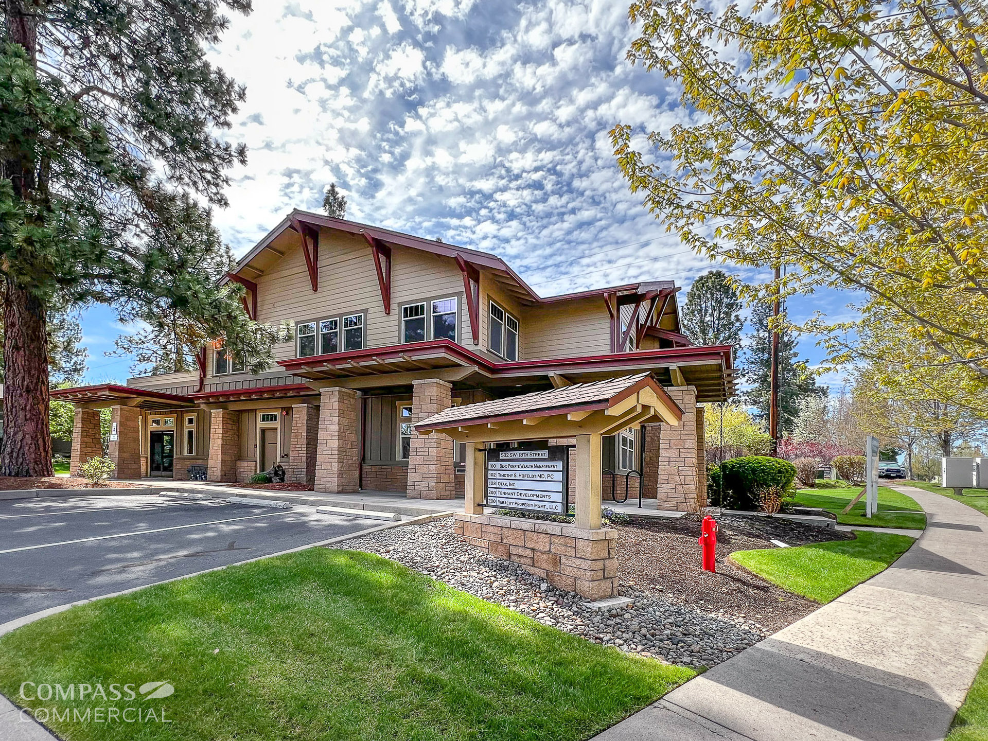 532 SW 13th St, Bend, OR à louer Photo de l’immeuble– Image 1 sur 6