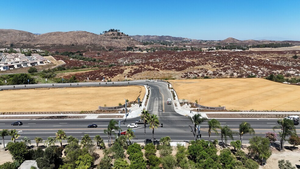 Parcel 3 Willow Springs, Murrieta, CA à louer - Aérien – Image 2 sur 7