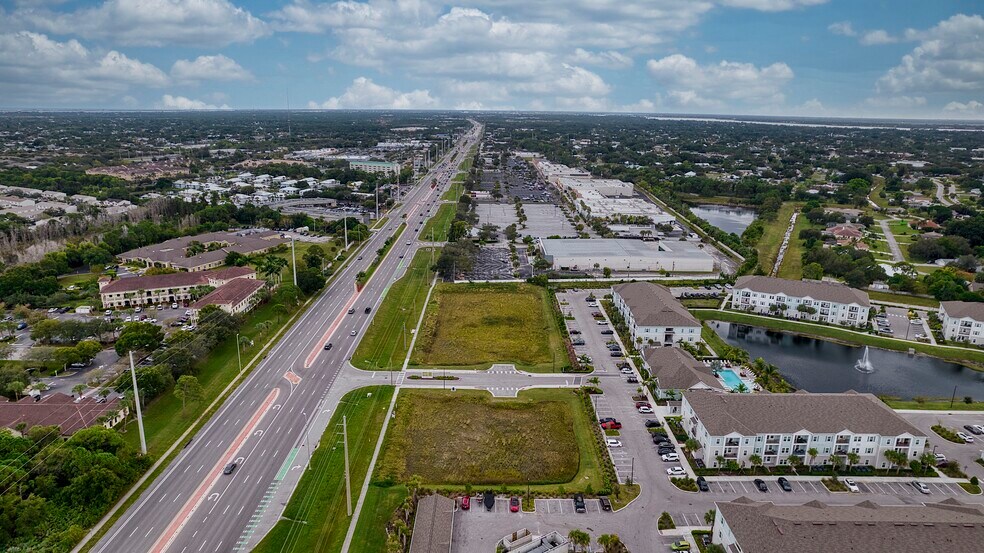 9851 S US Hwy 1, Port Saint Lucie, FL à louer - Photo principale – Image 1 sur 6