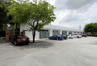 Plus de détails pour 4300 SW 73rd Ave, Miami, FL - Local d'activités à louer