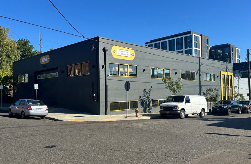 820 SE Washington St, Portland, OR à louer - Photo de l’immeuble – Image 2 sur 7