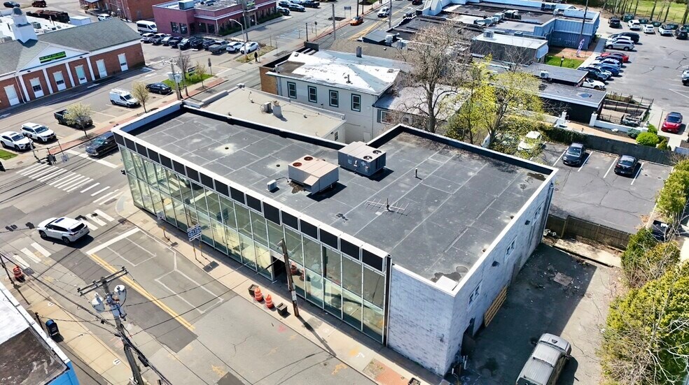 115 E Main St, Smithtown, NY à vendre - Photo de l’immeuble – Image 3 sur 16