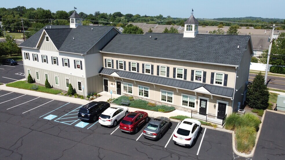 350 N Main St, Chalfont, PA à vendre - Photo de l’immeuble – Image 1 sur 22