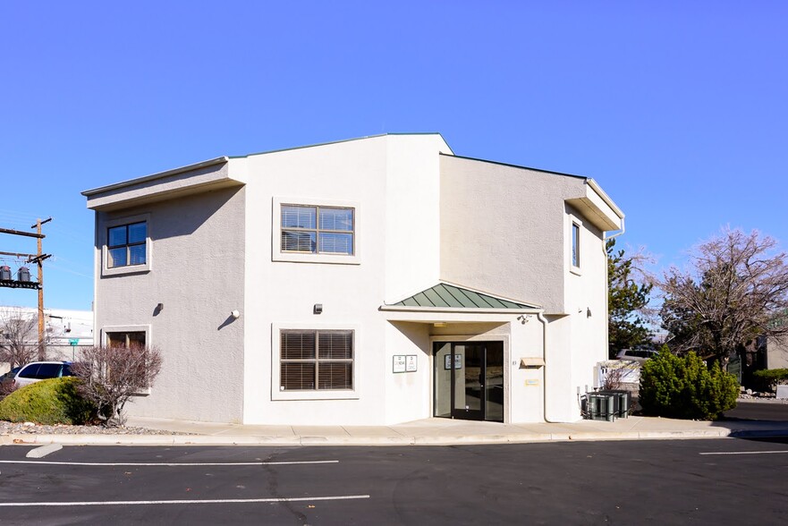 83 Continental Dr, Reno, NV à louer - Photo de l’immeuble – Image 2 sur 7