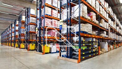 Industriel/Logistique dans Savigny-le-Temple à louer Photo intérieure– Image 2 sur 2