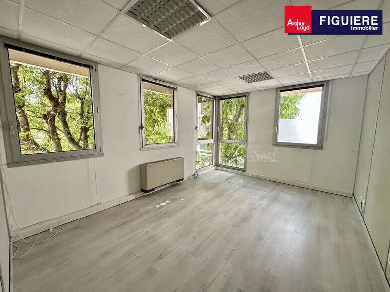 30 Avenue Henri Malacrida, Aix-en-Provence à louer - Photo de l’immeuble – Image 2 sur 10