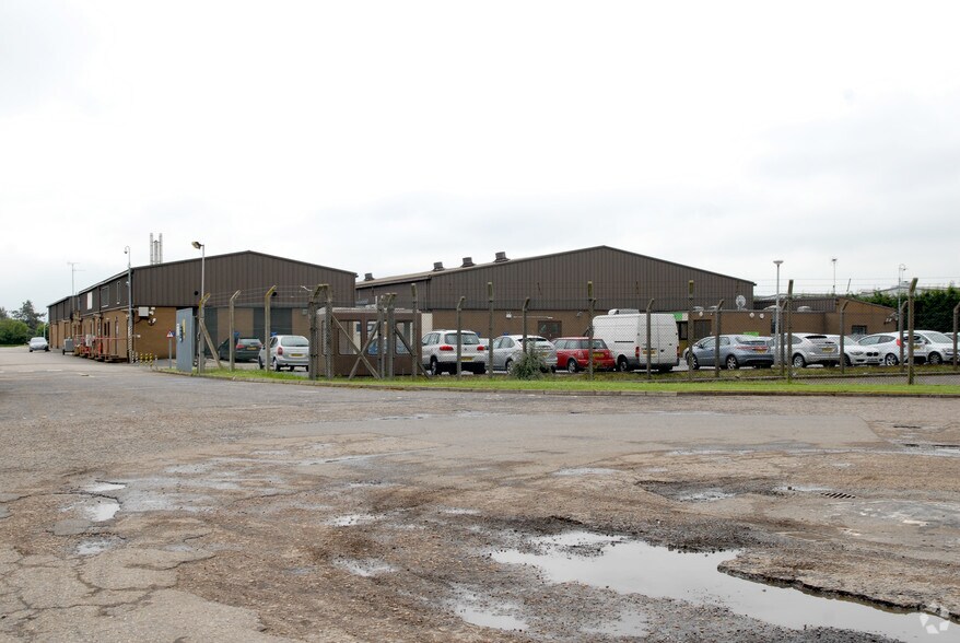 Saville Rd, Peterborough à louer - Photo de l’immeuble – Image 2 sur 7