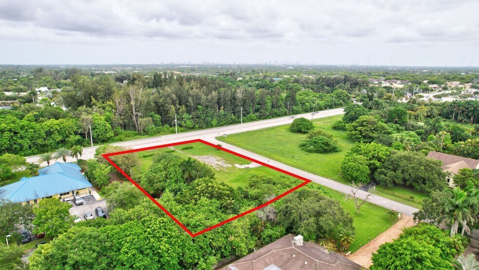 5655 Davie Rd, Davie, FL à vendre - Photo de l’immeuble – Image 2 sur 4