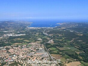 Cogolin - Vue aérienne  vue de carte