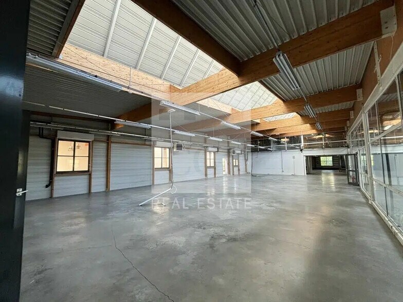 Local d’activités dans Villefranche-sur-Saône à louer - Photo intérieure – Image 2 sur 16