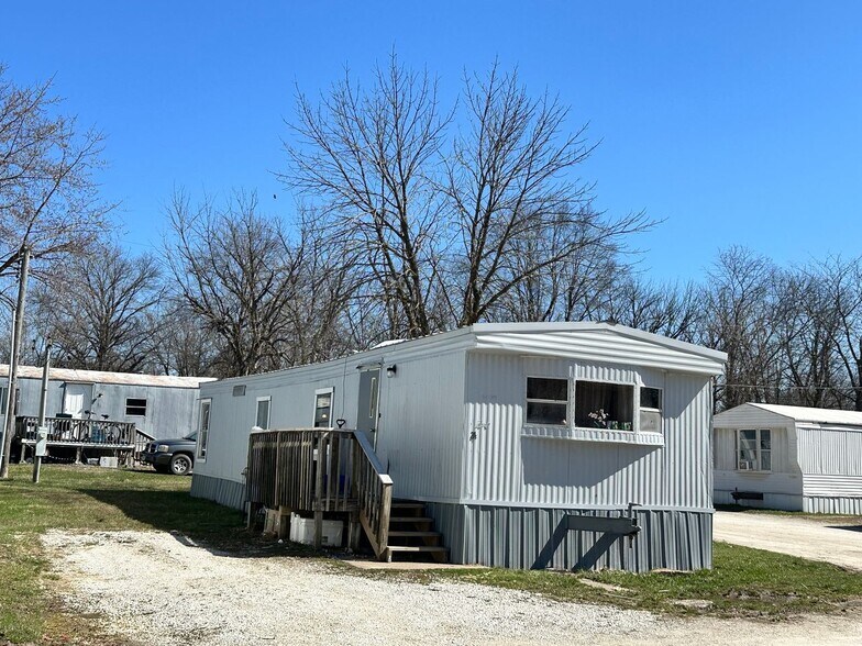 102 Space MHC Portfolio - Moberly, MO portefeuille de 2 biens à vendre sur LoopNet.fr - Photo de l’immeuble – Image 3 sur 9