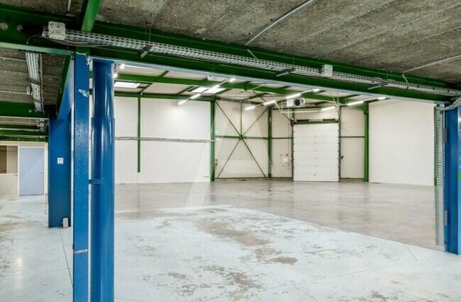 Plus de détails pour Industriel/Logistique à louer
