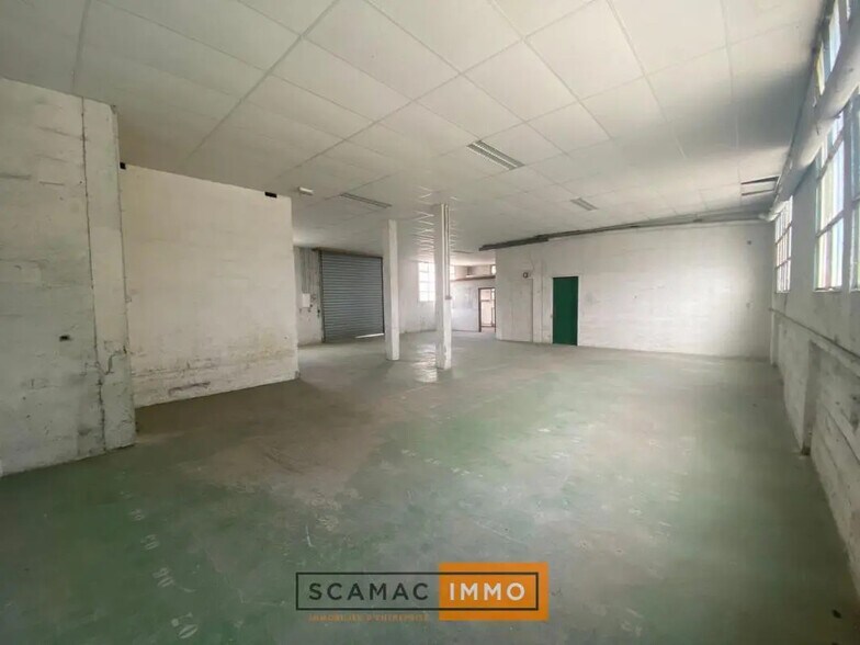 Industriel/Logistique dans Gardanne à louer - Photo de l’immeuble – Image 2 sur 3