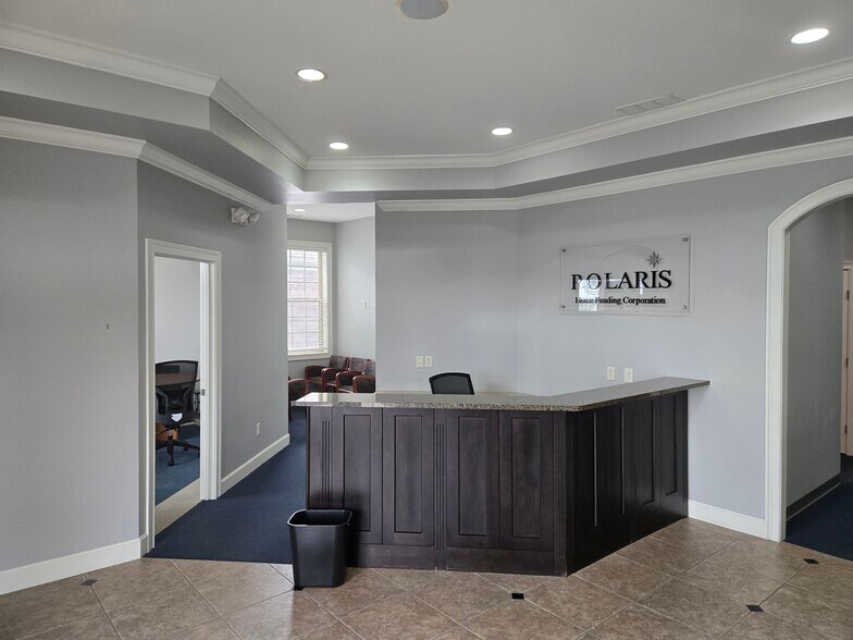 4837 Rialto Rd, West Chester, OH à louer - Photo de l’immeuble – Image 3 sur 17