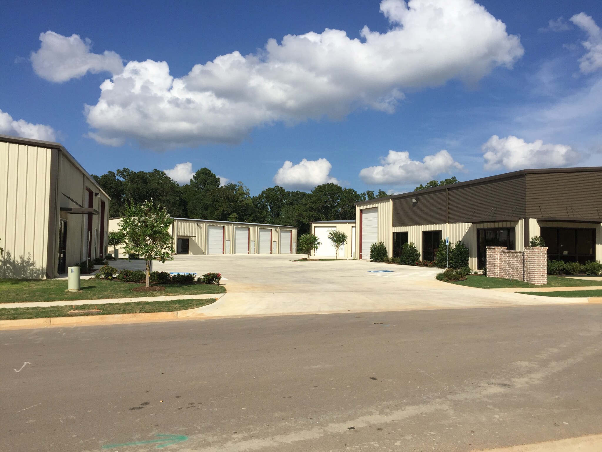 2941 Elkton Trl, Tyler, TX à louer Photo de l’immeuble– Image 1 sur 5