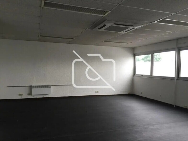 Industriel/Logistique dans Chilly-Mazarin à louer - Photo de l’immeuble – Image 3 sur 8