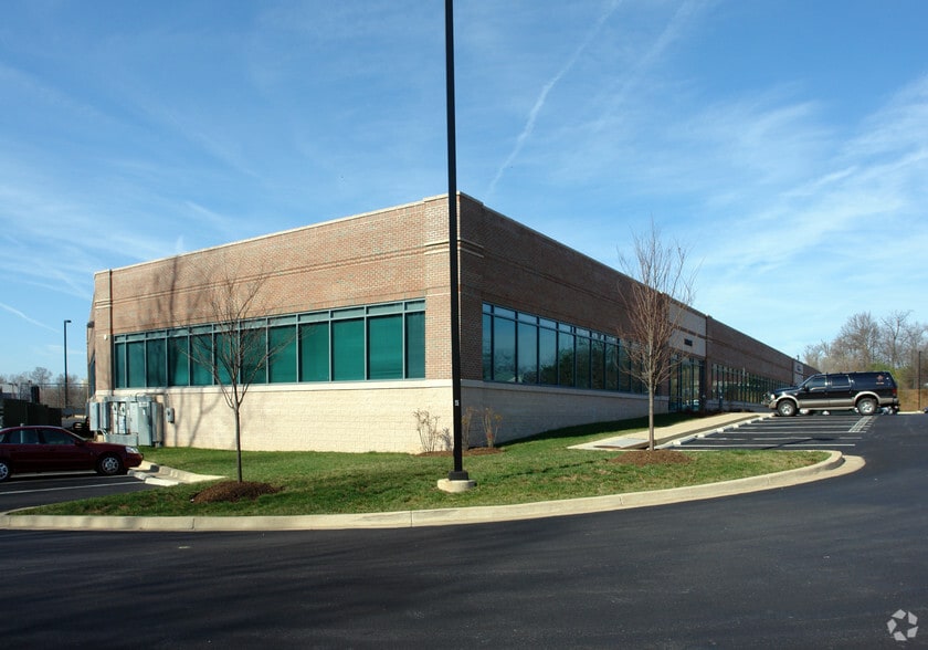 12041 Bournefield Way, Silver Spring, MD à louer - Photo de l’immeuble – Image 1 sur 5