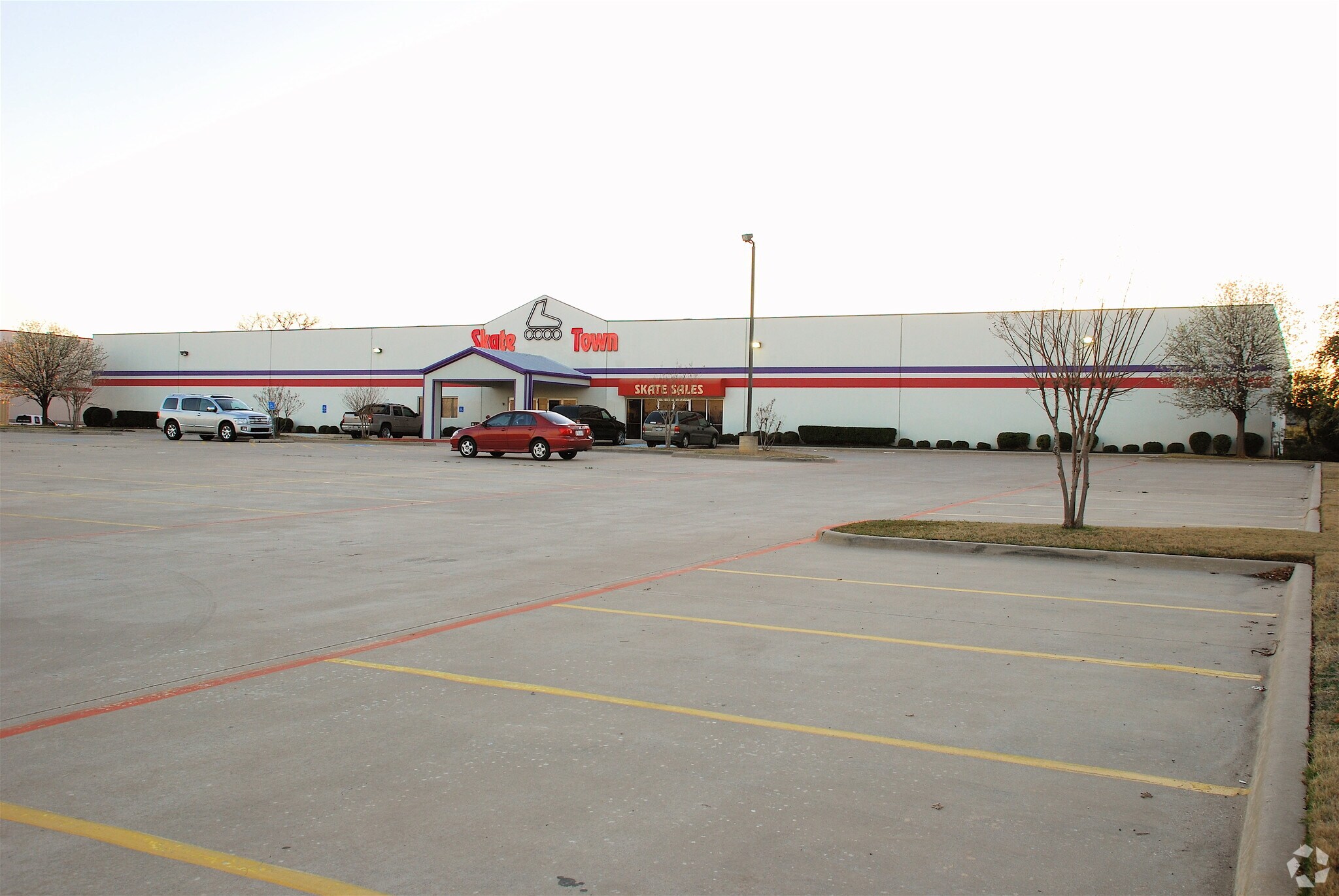 2330 William D Tate Ave, Grapevine, TX à louer Photo principale– Image 1 sur 4