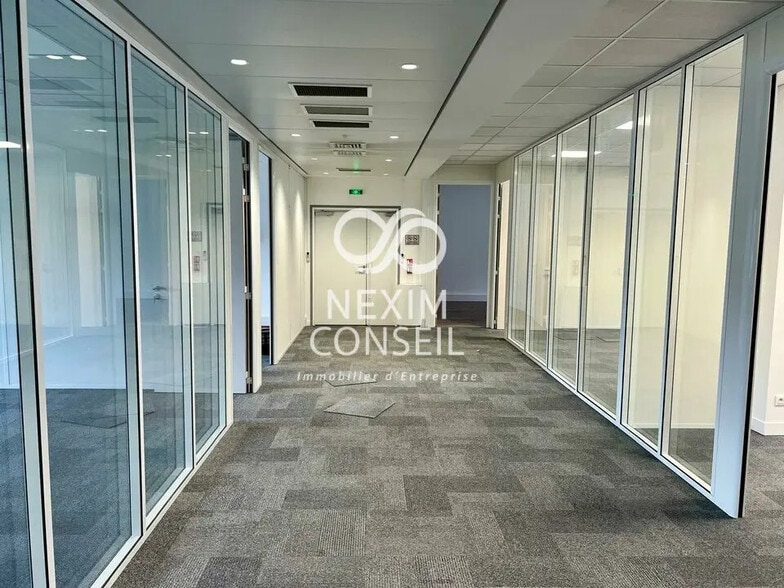 Bureau dans Gennevilliers à vendre - Photo de l’immeuble – Image 2 sur 9