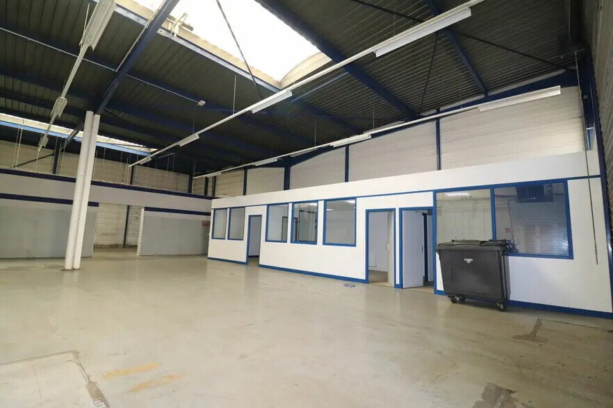 Local d’activités dans Le Havre à louer - Photo de l’immeuble – Image 3 sur 5