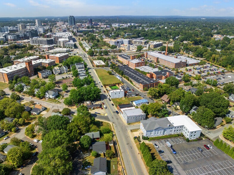 947 E Main St, Durham, NC à vendre - Photo de l’immeuble – Image 2 sur 8